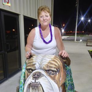 Meet your Posher, Mona